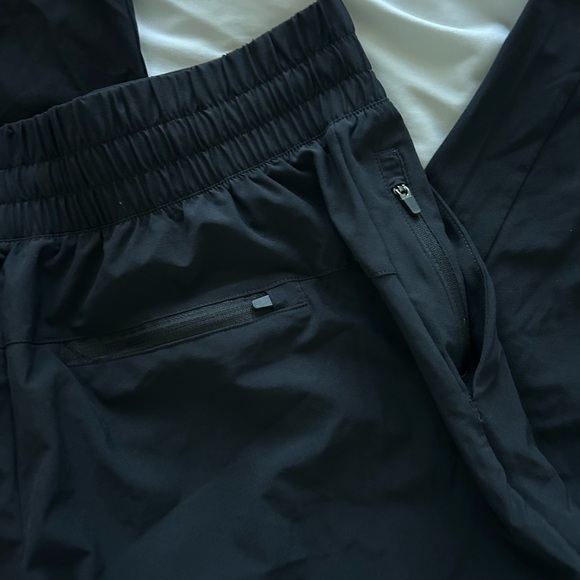 LIKE NEW All in Motion Women's Active Light Mid-Rise Cargo Joggers - Picture 8 of 8